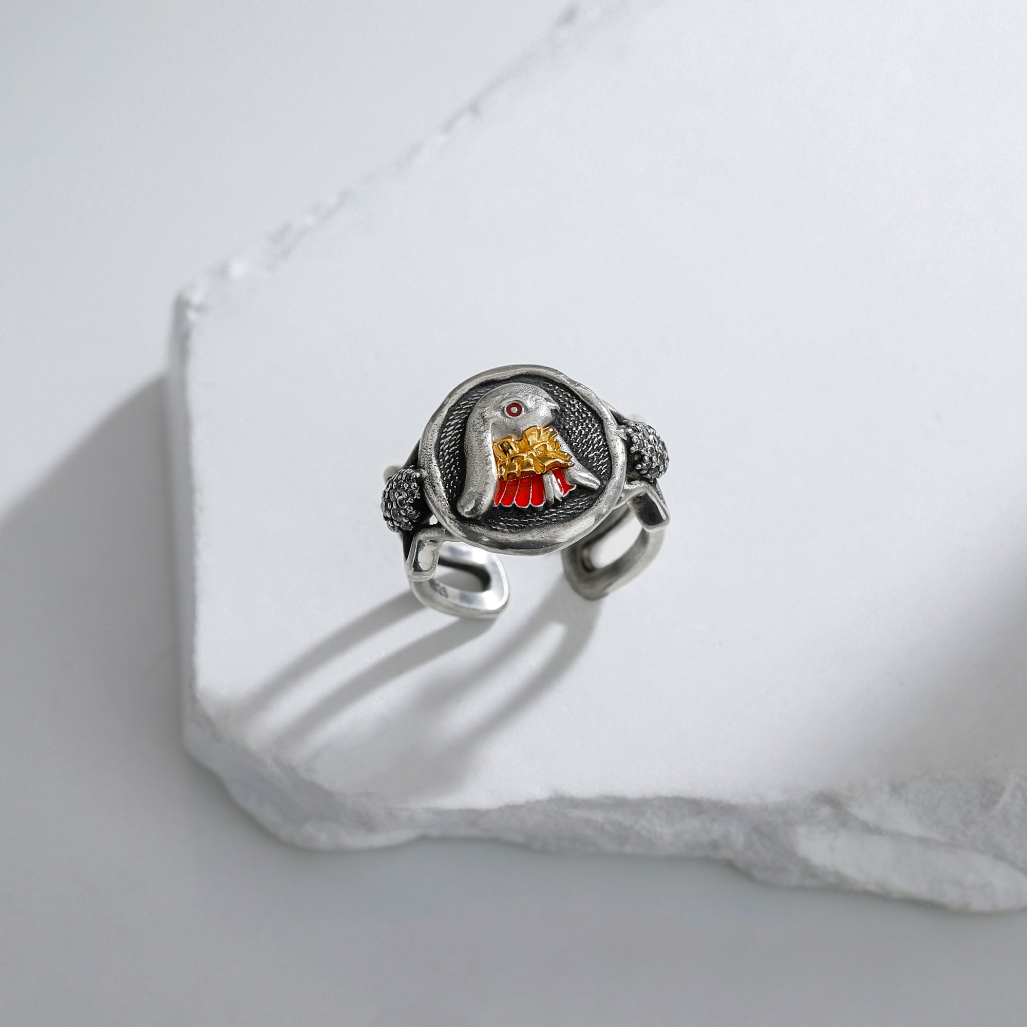 Travel Rabbit Ring