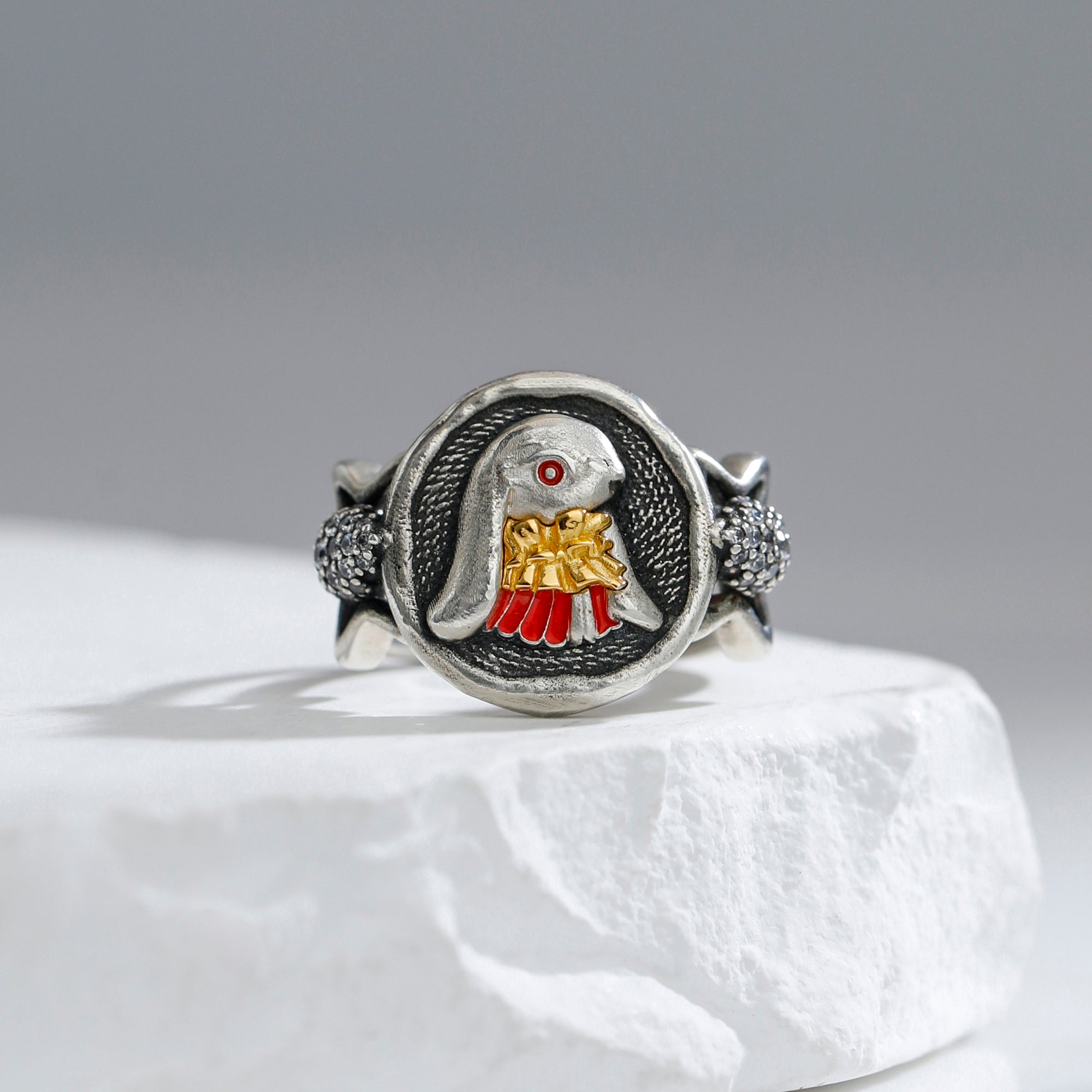 Travel Rabbit Ring